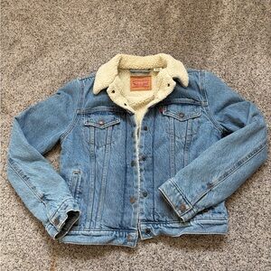 Levi's Light Blue Denim Jacket with Cream Sherpa Lining